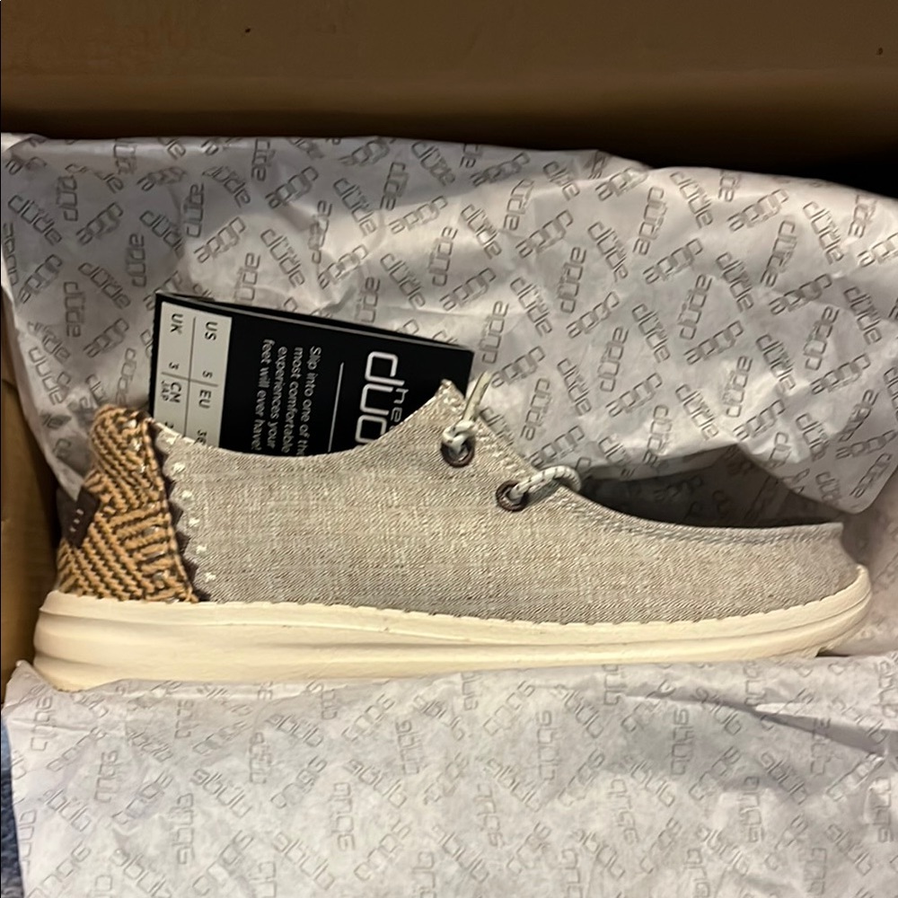Hey Dude women’s Casual Shoes - Light tan/brown/cream